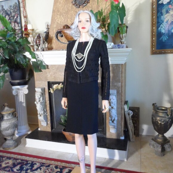Diane von Furstenberg Black Textured Jacket & Pencil Skirt Set – Size 0/2 - Picture 2 of 16